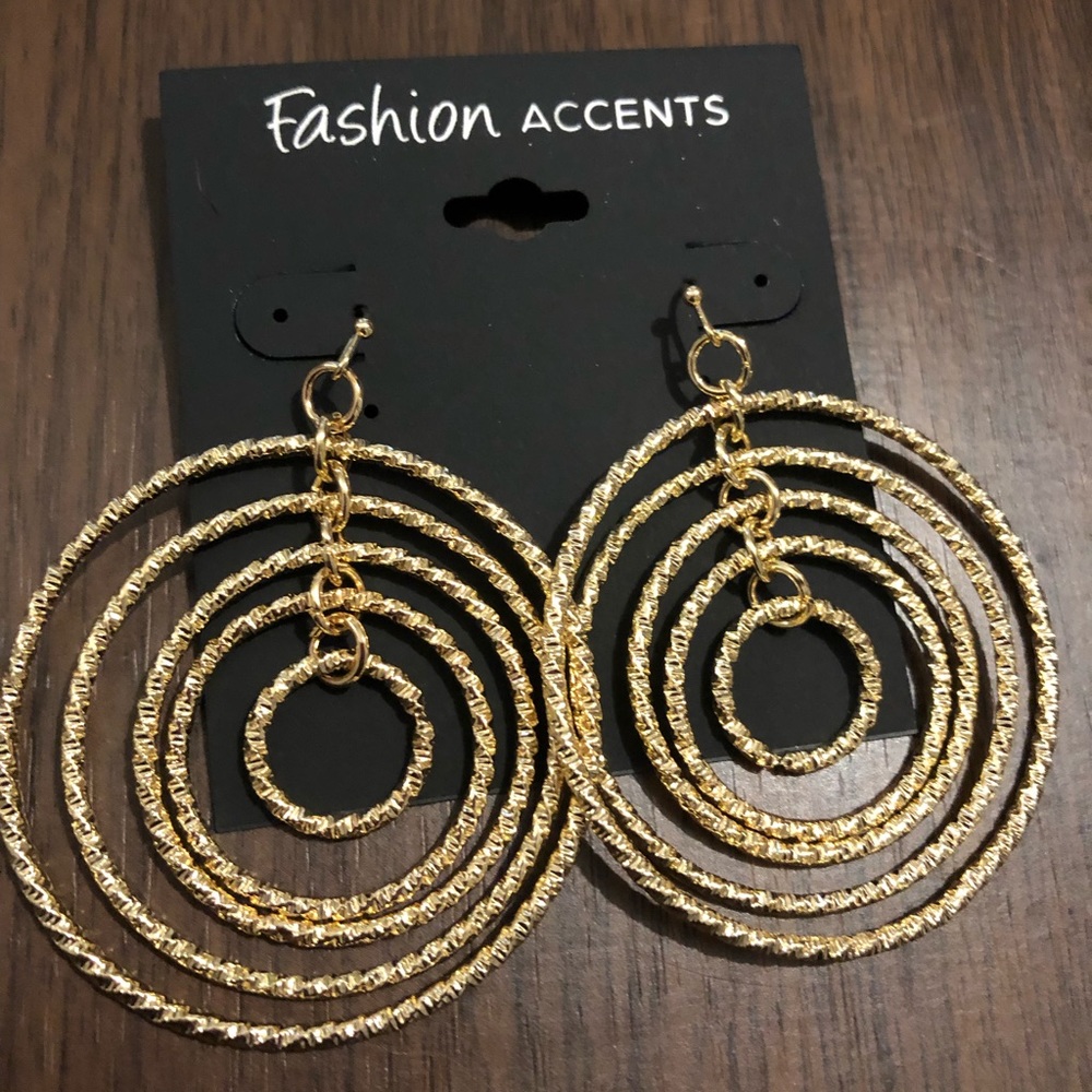 New Fashion Accents Gold Tone Textured Circles Dangle Drop Earrings 2 1/2”  #B75